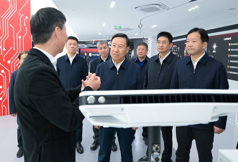 王曉暉調研成都高新企業 以科技創新引領產業升級，培育新質生產力